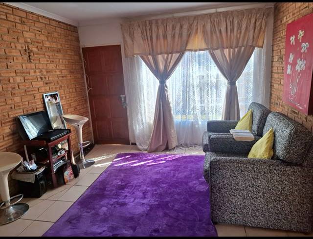 2 BEDROOM SECTIONAL TITLE FOR SALE IN FINSBURY
